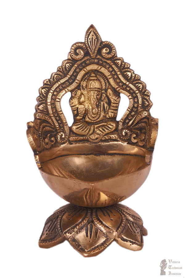 Brass Ganesha Design Oil Lamp Diya Vilakku