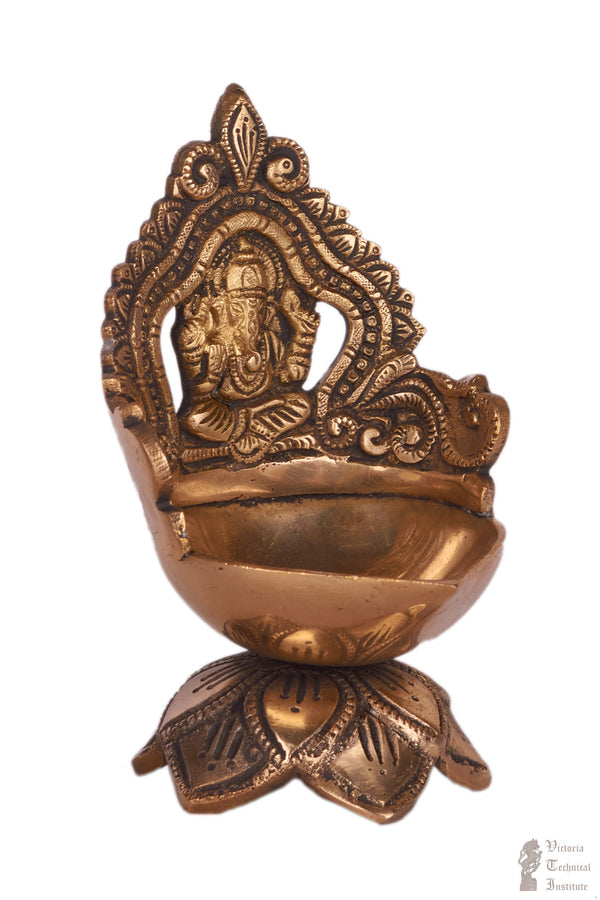 Brass Ganesha Design Oil Lamp Diya Vilakku