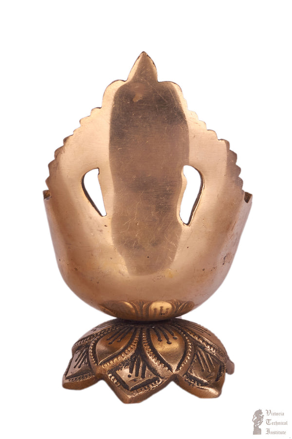Brass Ganesha Design Oil Lamp Diya Vilakku